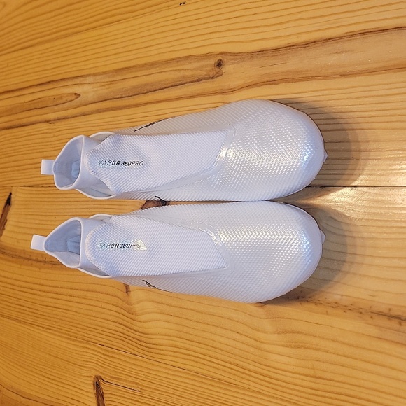 RARE Jordan Football Cleats - Picture 2 of 4